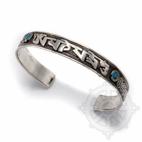 Bracelet argenté incrusté de petites pierres turquoises - OM MANI