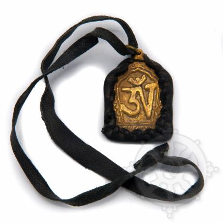 Pendentif laition cuir - OM