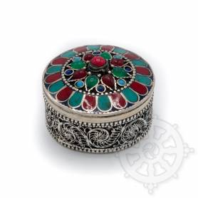 Boîte reliquaire argentée incrustée de pierres - Rouge