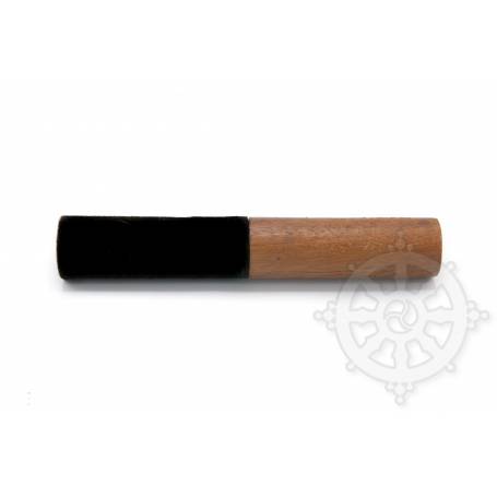 Attaquant en bois et cuir