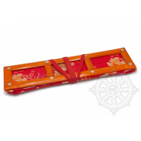 Grand porte-textes en tissus rouge floral(armature bambou, L. 42 x l. 12 x H. 10cm)