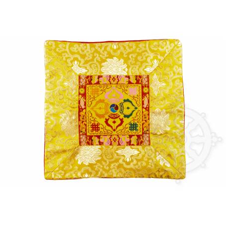 Funda de cojín de pie de seda amarilla brocada - doble dorjé (42,5 x 42,5 cm) 